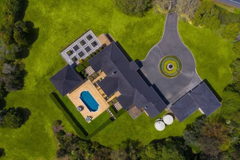 Photo of property in 1030 Peak Road, Helensville, 0875