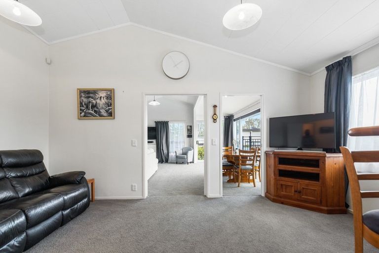 Photo of property in 17 Samuel Place, Queenwood, Hamilton, 3210