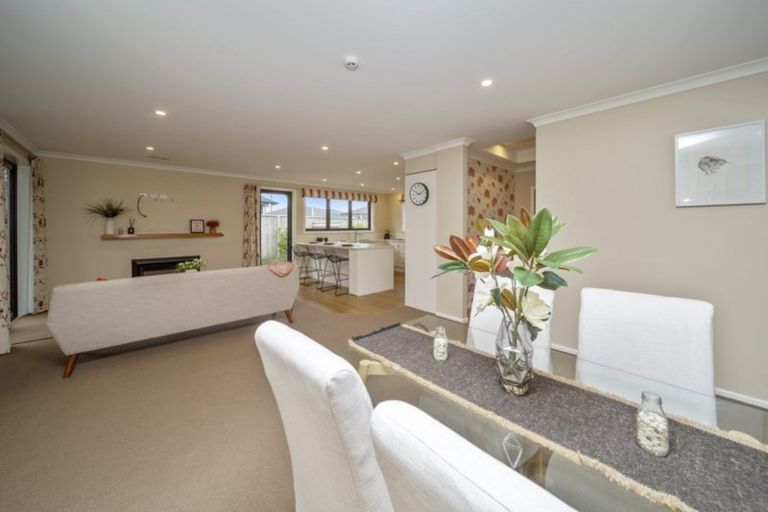 Photo of property in 7 Manurau Crescent, Merrilands, New Plymouth, 4312