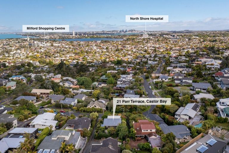 Photo of property in 21 Parr Terrace, Castor Bay, Auckland, 0620