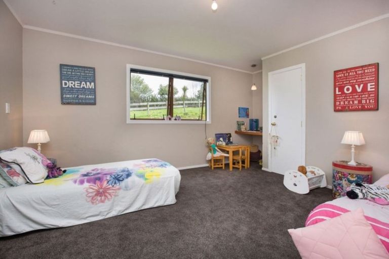 Photo of property in 398 Ruapuke Road, Raglan, 3296