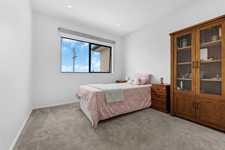 Photo of property in 2 Raymond Grace Avenue, Huapai, Kumeu, 0810