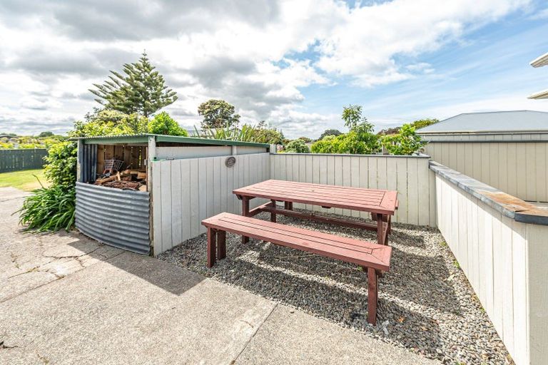 Photo of property in 86 Karaka Street, Castlecliff, Whanganui, 4501