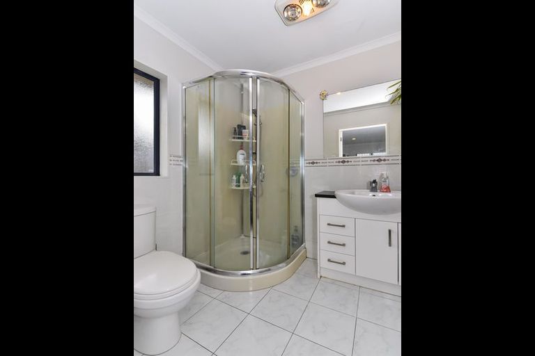 Photo of property in 15 Artillery Drive, Papakura, 2110