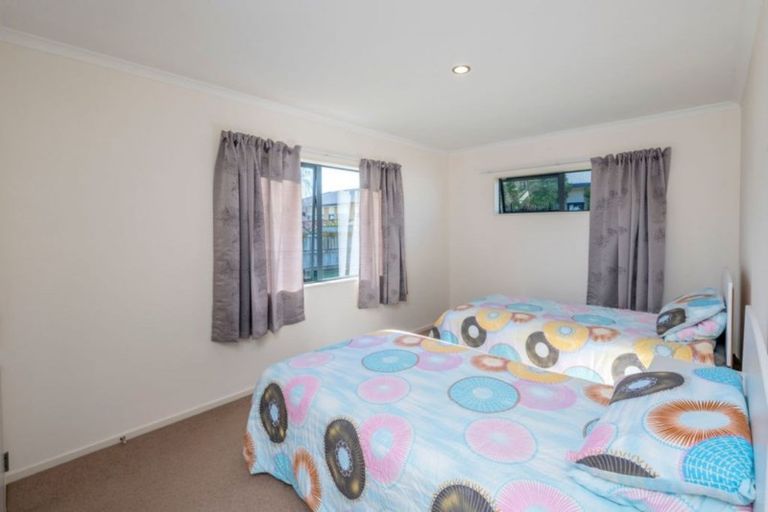 Photo of property in 4 Barry Curtis Place, Levin, 5510