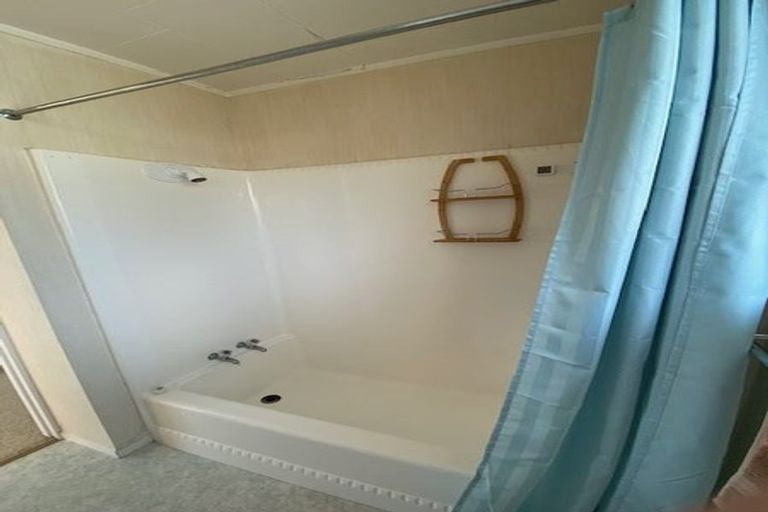 Photo of property in 17 Kinder Street, Acacia Bay, Taupo, 3330