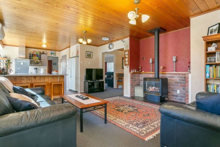 Photo of property in 321 Shakespeare Street, Leamington, Cambridge, 3432