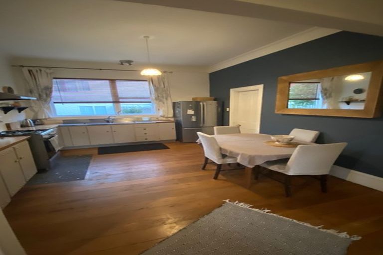 Photo of property in 36 Morley Street, New Plymouth, 4310