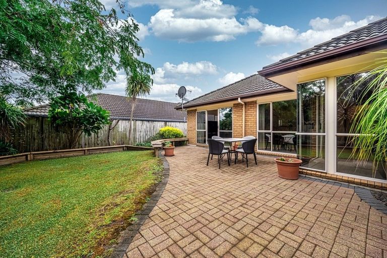 Photo of property in 103 Golfland Drive, Golflands, Auckland, 2013