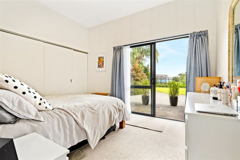 Photo of property in 48 Renata Crescent, Te Atatu Peninsula, Auckland, 0610