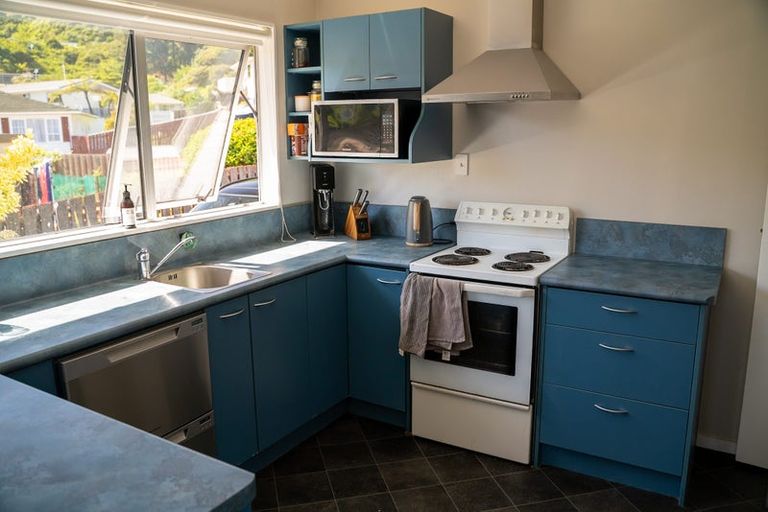 Photo of property in 6b Yarrow Place, Papakowhai, Porirua, 5024