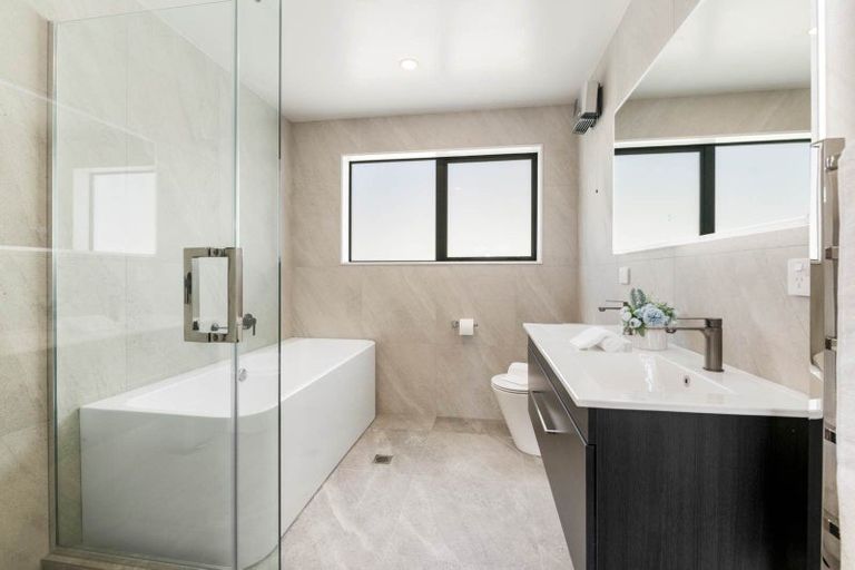 Photo of property in 12a Tiber Road, Forrest Hill, Auckland, 0620