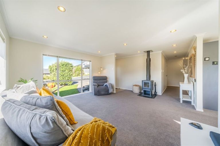 Photo of property in 5 Frankie Stevens Place, Riverstone Terraces, Upper Hutt, 5018