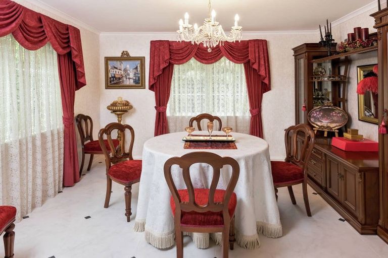 Photo of property in 16 Casabella Court, Northpark, Auckland, 2013