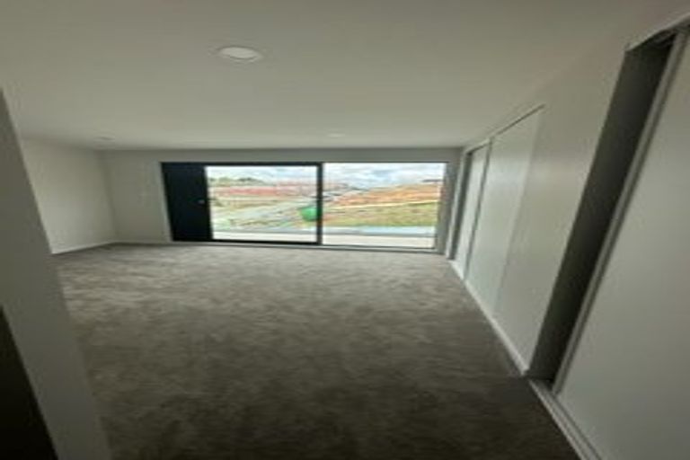 Photo of property in 9 Milenio Crescent, Windsor Park, 0632