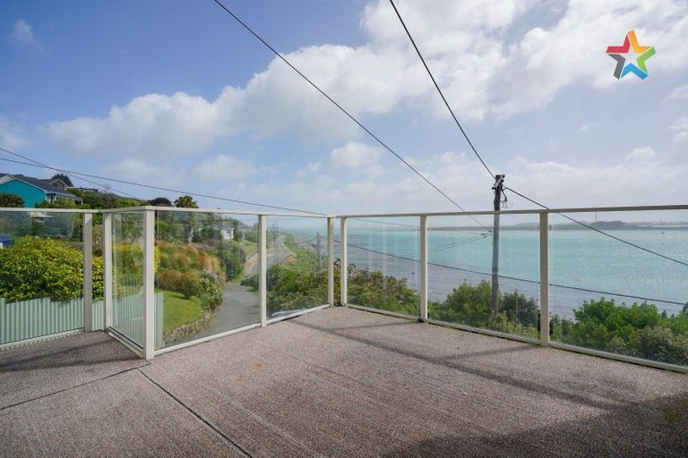 Photo of property in 14 Marine Parade, Bluff, 9814