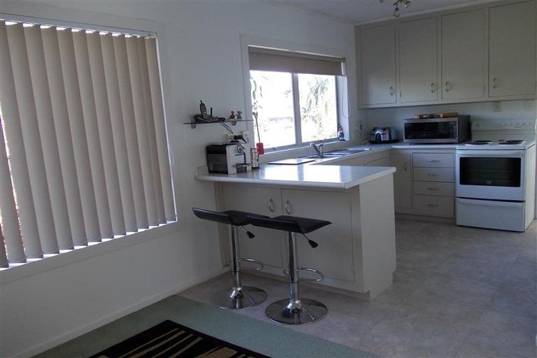 Photo of property in 2/50a Taharoto Road, Takapuna, Auckland, 0622