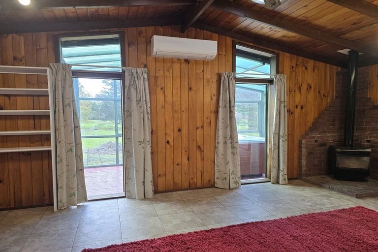 Photo of property in 694 Whitemans Valley Road, Whitemans Valley, Upper Hutt, 5371