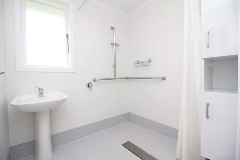 Photo of property in 540a Glenfield Road, Glenfield, Auckland, 0629