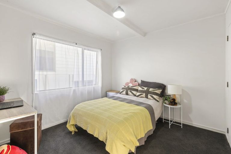 Photo of property in 7 Meadowcroft Grove, Johnsonville, Wellington, 6037