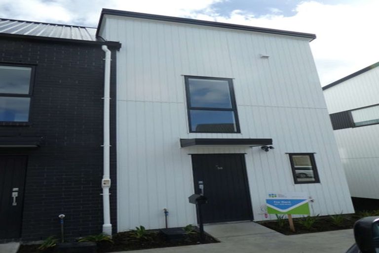 Photo of property in 2/125b Metcalfe Road, Ranui, Auckland, 0612