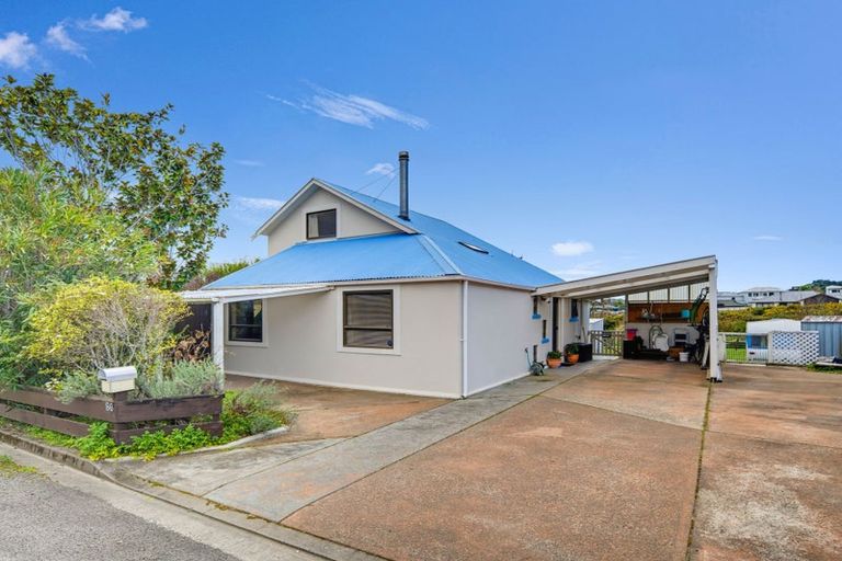 Photo of property in 86 Moana View Road, Waikawa, Picton, 7220