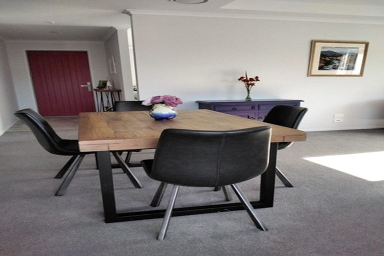 Photo of property in 22 Olney Court, One Tree Point, 0118