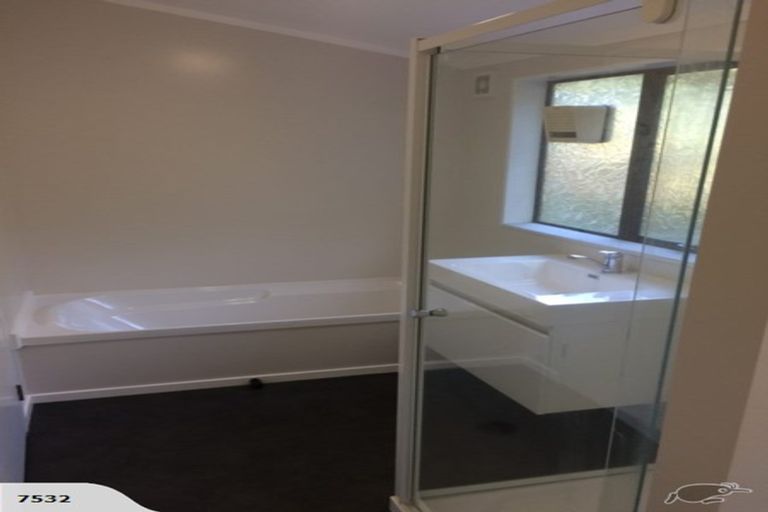 Photo of property in 34 Pekanga Road, Normandale, Lower Hutt, 5010