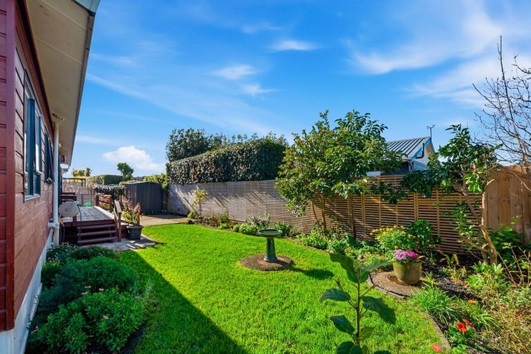 Photo of property in 3/28 Lakeside Drive, Orewa, 0931