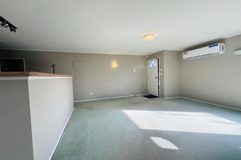 Photo of property in 78 Harmel Road, Glendene, Auckland, 0602