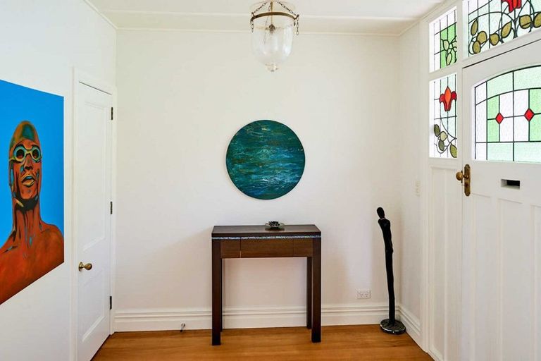 Photo of property in 17 Kowhai Street, Eastbourne, Lower Hutt, 5013