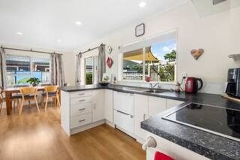 Photo of property in 70 Campbell Avenue, Paraparaumu, 5032