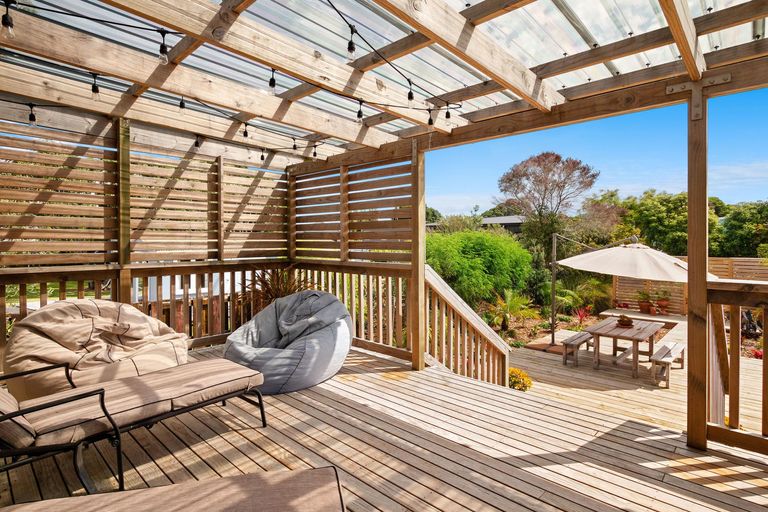 Photo of property in 44 Hillview Road, Waihi Beach, 3611