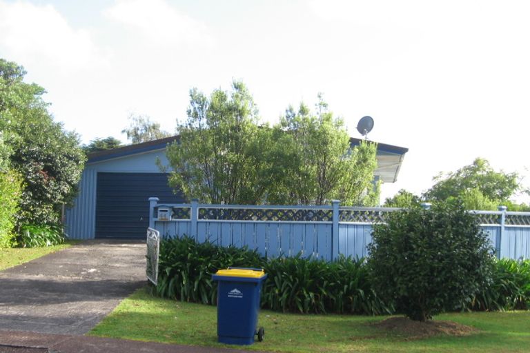 Photo of property in 1/44 Weldene Avenue, Glenfield, Auckland, 0629