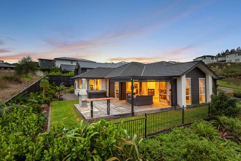 Photo of property in 23 Maraeariki Avenue, Orewa, 0931