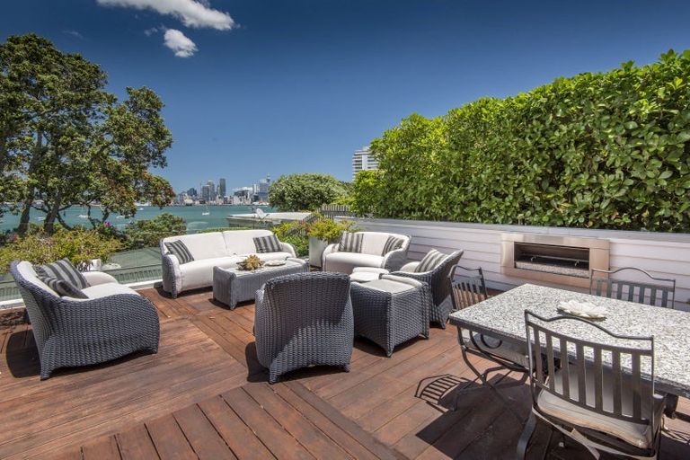 Photo of property in 13 Stanley Point Road, Stanley Point, Auckland, 0624