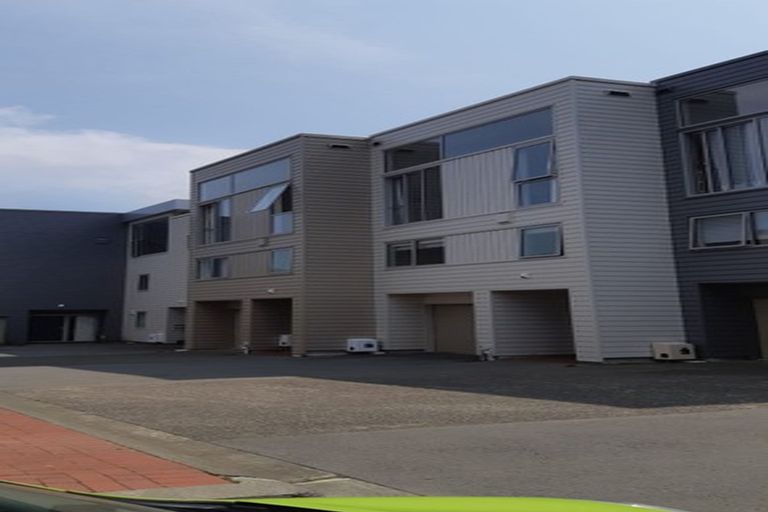 Photo of property in 14/15 Roxburgh Street, Mount Victoria, Wellington, 6011