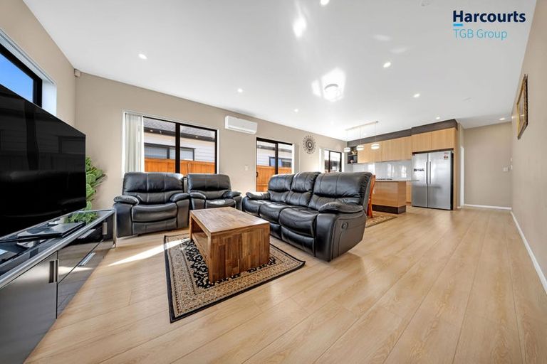 Photo of property in 26 Survila Street, Takanini, 2110