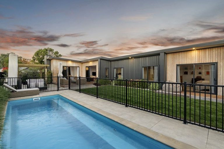 Photo of property in 12 Ardrossan Way, Tai Tapu, 7672