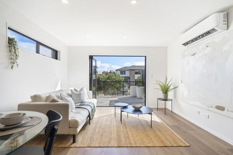 Photo of property in 8/4 Ngaroma House Drive, Hobsonville, Auckland, 0616