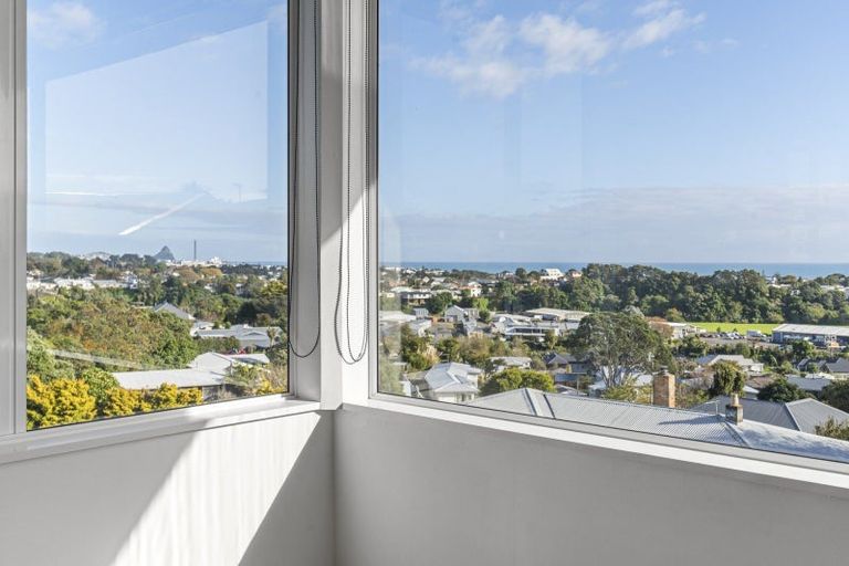 Photo of property in 49 Queens Road, Glen Avon, New Plymouth, 4312
