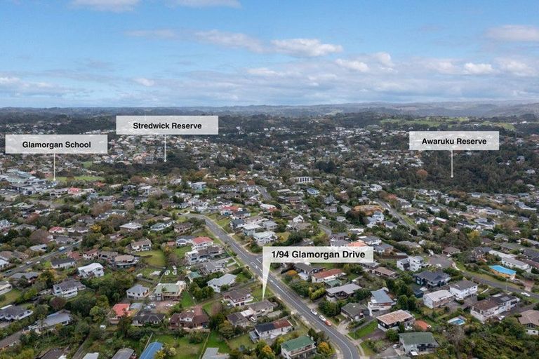 Photo of property in 1/94 Glamorgan Drive, Torbay, Auckland, 0630
