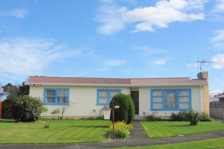 Photo of property in 15 Mersey Street, Levin, 5510