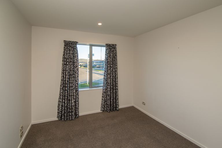 Photo of property in 2 Cable Lane, Halswell, Christchurch, 8025