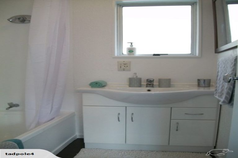 Photo of property in 24 Garton Drive, Massey, Auckland, 0614