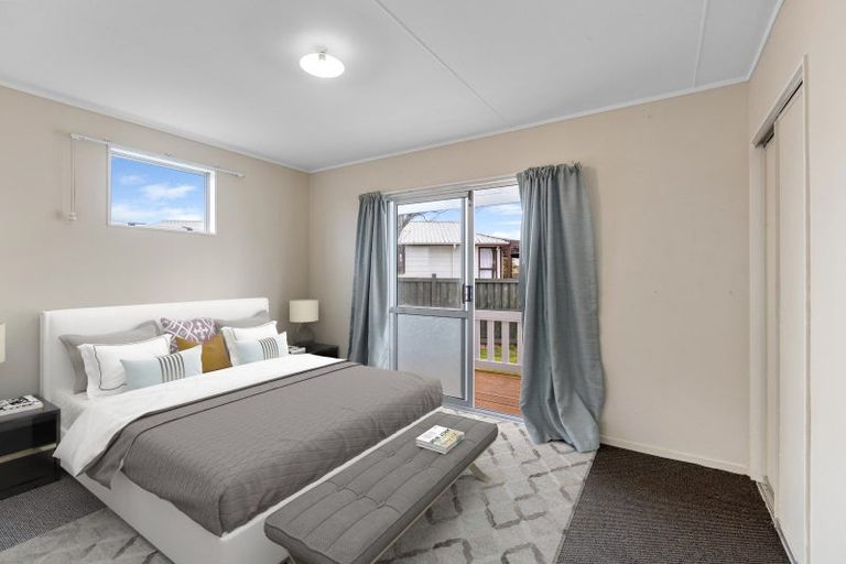 Photo of property in 18 Nikau Street, Inglewood, 4330