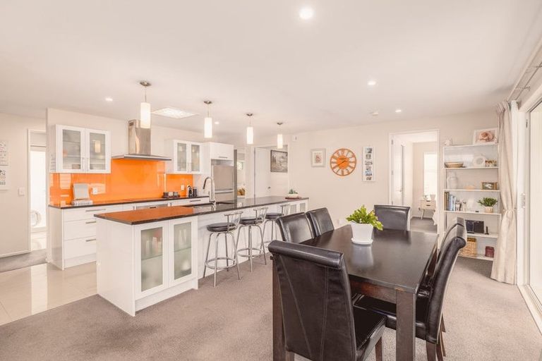 Photo of property in 44 Queenspark Drive, Parklands, Christchurch, 8083