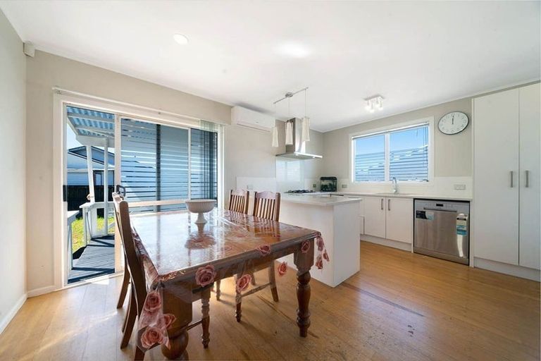 Photo of property in 29 Don Buck Road, Massey, Auckland, 0614