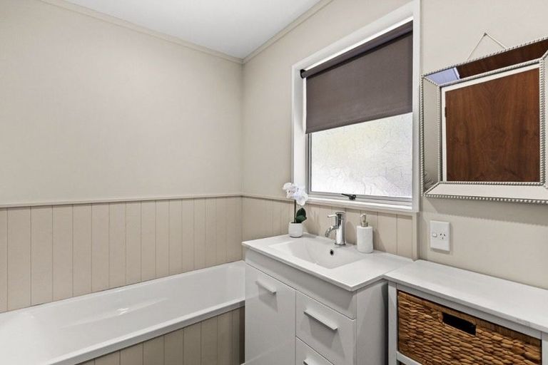 Photo of property in 4a Lucy Road, Bluff Hill, Napier, 4110