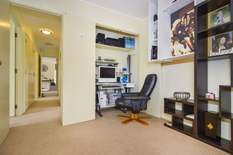 Photo of property in 8a Croydon Road, New Lynn, Auckland, 0600